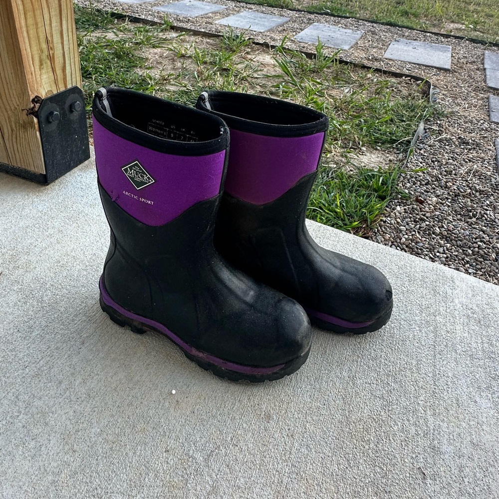 Women's Muck Boots Purple and Black Winter Boots